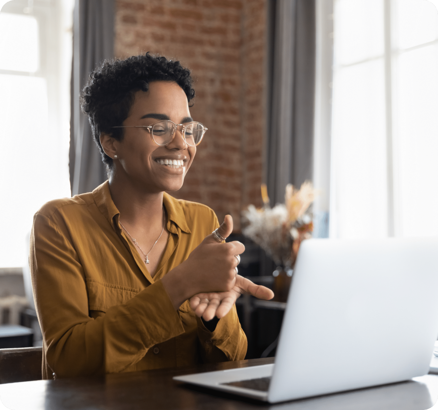 woman on laptop